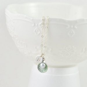 Green Dainty Pearl Necklace