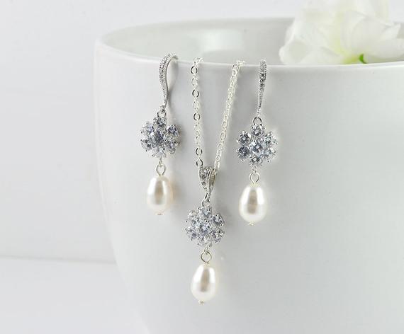Bridal jewellery and earrings