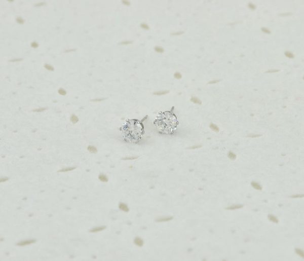 Round Clear Crystal Cubic Zirconia Stud Earrings 3