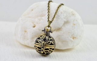 Bronze Aromatherapy Diffuser Necklace
