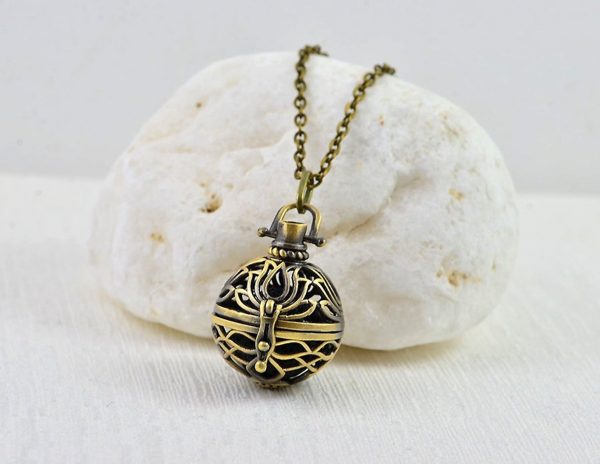 Bronze Aromatherapy Diffuser Necklace