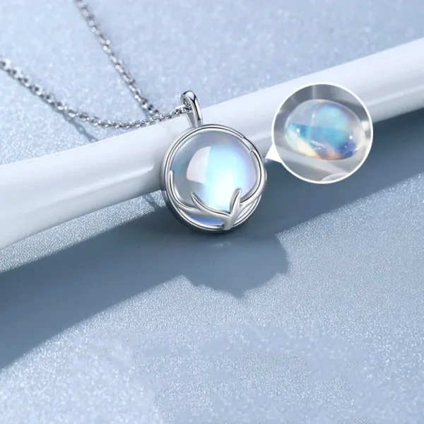 Silver Moonstone Pendant Necklace