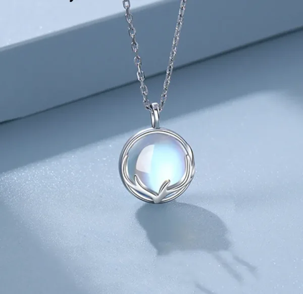 Silver Moonstone Pendant Necklace